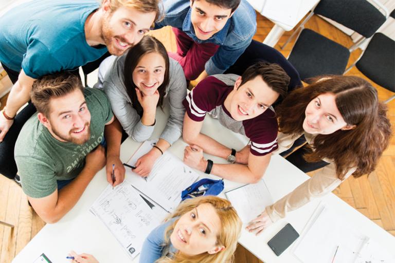 13-18 Yaş Grubu (Teenagers) İngilizce Kursu